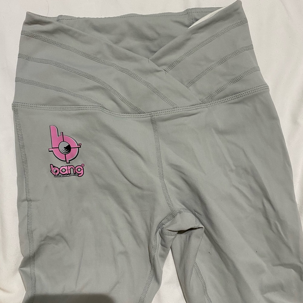 V CUT leggings